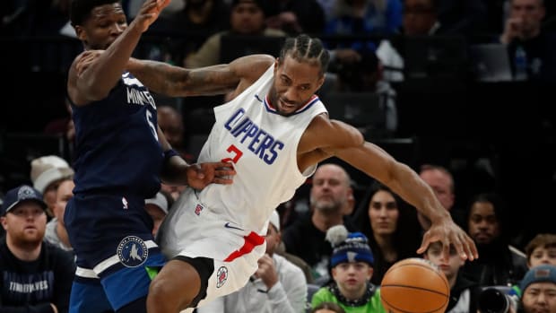 Anthony Edwards defends Kawhi Leonard